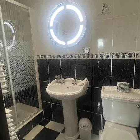 Athlumney Lodge *