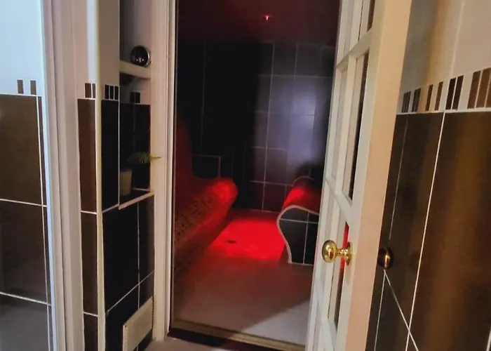 Riverview Georgian House